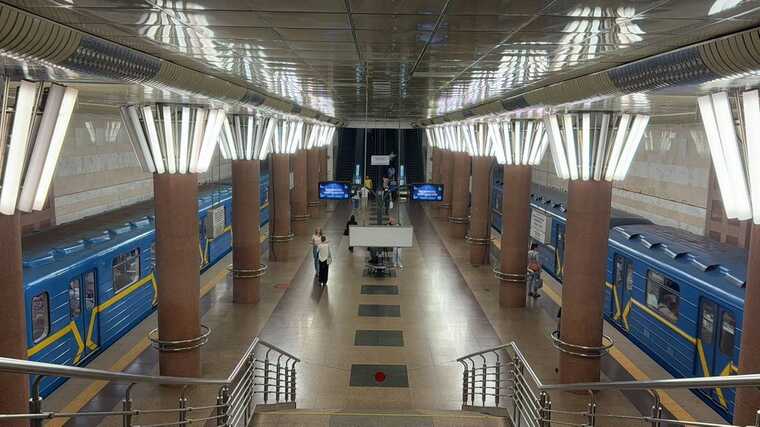 «Синя» гілка столичного метро повністю відновила роботу