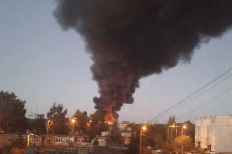 Біля окупованого Маріуполя зафіксували прильоти по базах відпочинку росіян і складу БК