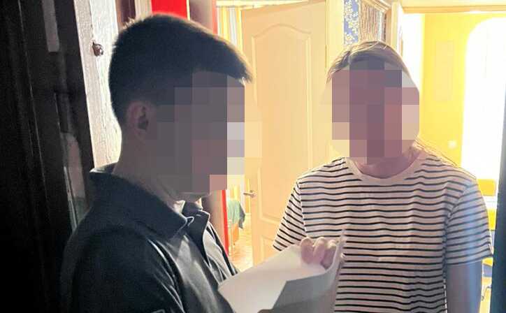 У Дніпрі колишня помічниця судді «зливала» закриту інформацію злочинцям