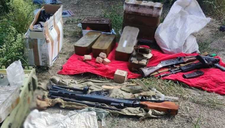 Киевские правоохранители разоблачили «бизнес» по продаже оружия и взрывчатки