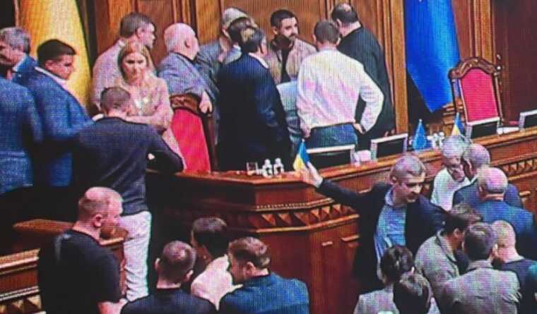 ВР не підтримала перейменування понад 300 населених пунктів України