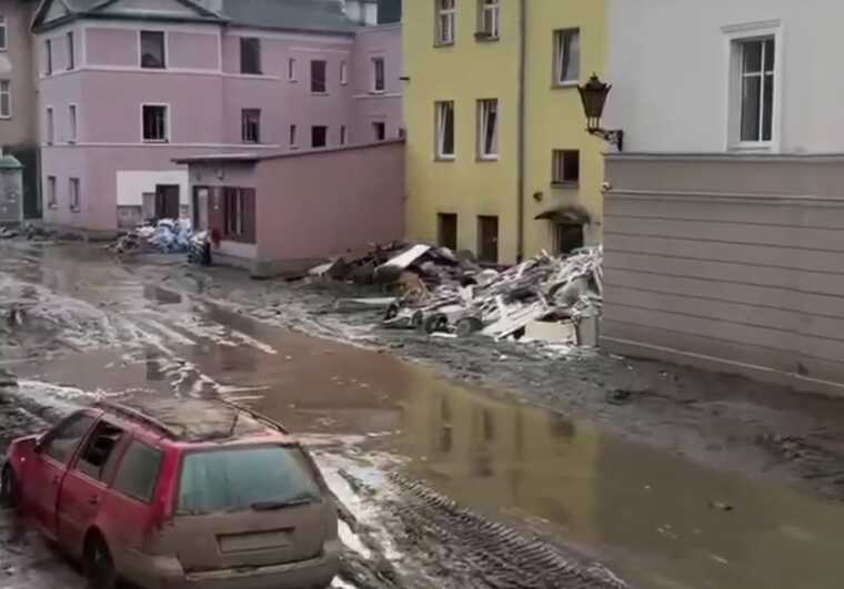 У мережі публікують відео наслідків повені у польському містечку Клодзько