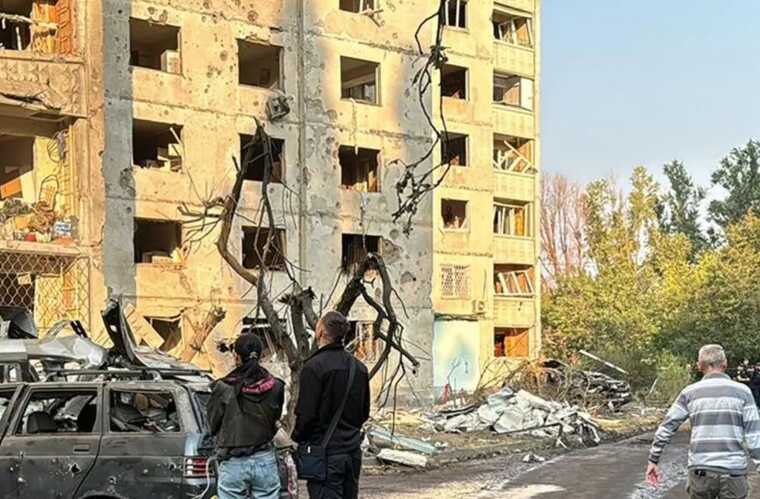 Мешканки пошкодженого ударом РФ будинку в Харкові розповіли про атаку