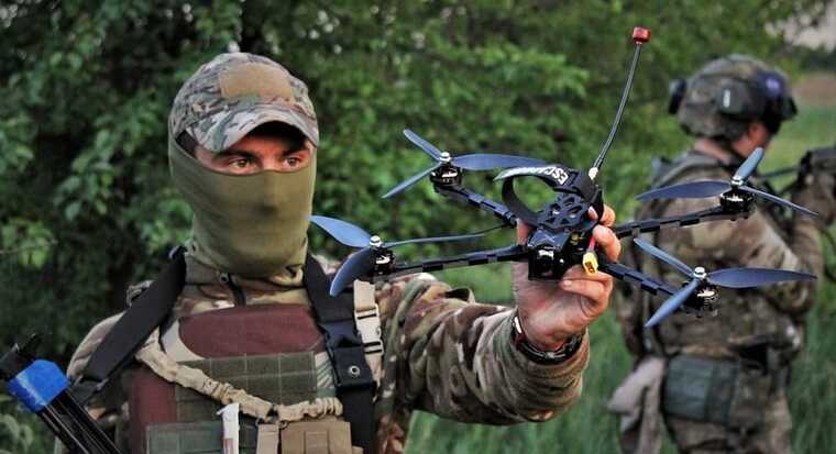 FPV drone pilots destroyed the MT-12 "Rapira" anti-tank gun of the occupiers