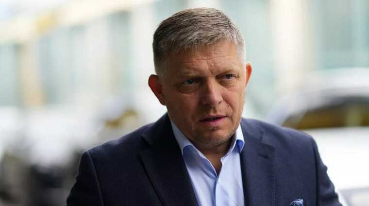 Прем’єру Словаччини, який нещодавно пережив замах, прислали конверт з кулею