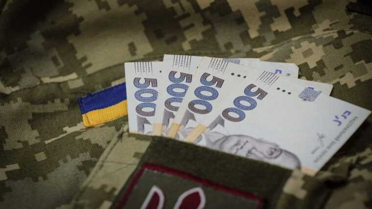 The military began to express dissatisfaction due to delays in combat payments for September