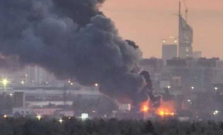 У столиці РФ спалахнула пожежа на складі