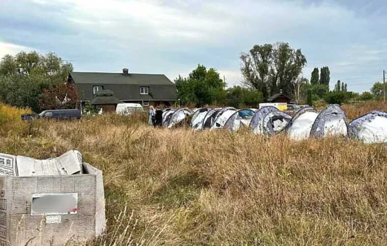 У Борисполі на пустирі знайшли пакунки з ліками