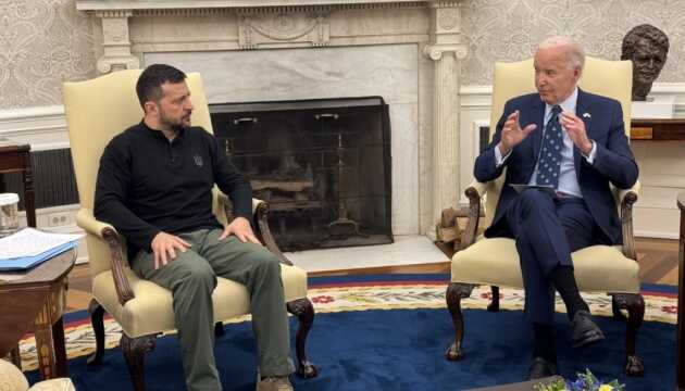 Зеленский выразил благодарность Байдену за его лидерство в поддержке Украины