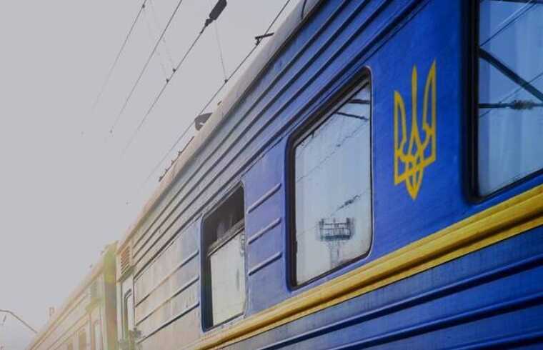 У Запоріжжі залізнична інфраструктура зазнала обстрілу