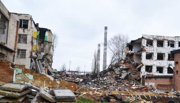 Окупанти здійснили 105 обстрілів Сумщини: поранено 10 людей