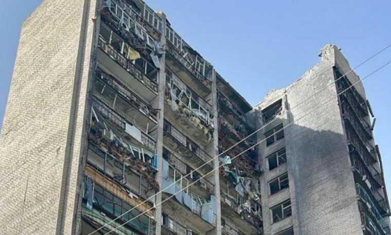 В Запорожье - попадания по жилым кварталам: есть погибший и пострадавшие