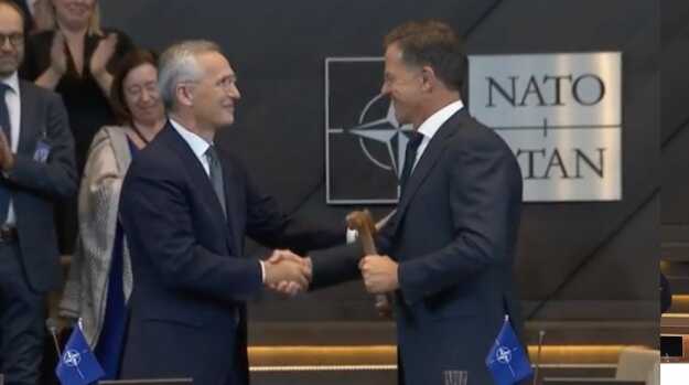 Столтенберг офіційно передав повноваження генерального секретаря НАТО Рютте