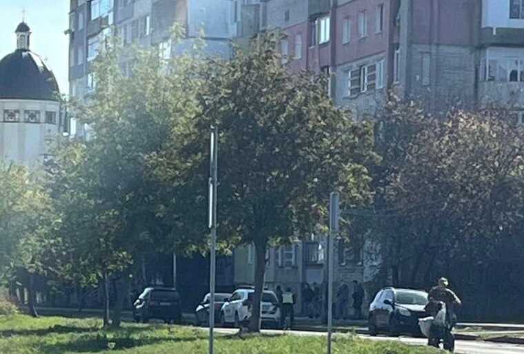 На Львівщині невідомий обстріляв автомобіль