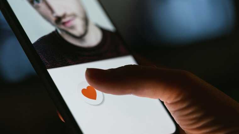 Женщина отдала аферистам 140 тысяч гривен в поиске новых знакомств