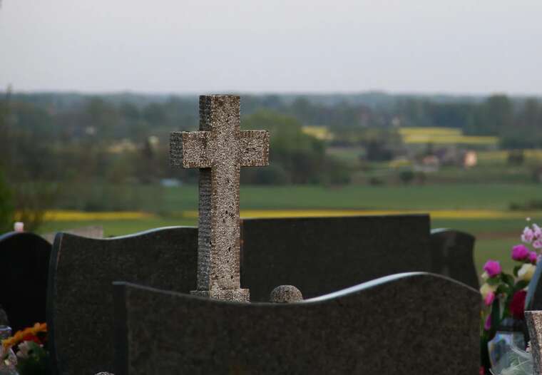 Під окупованим Маріуполем закрили найбільше кладовище через нестачу місць
