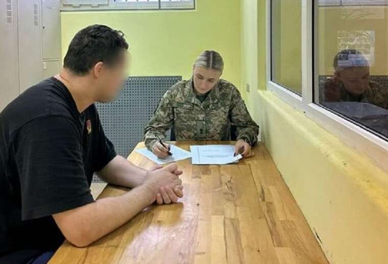 Прикордонники врятували киянина, який намагався втекти до Словаччини, але заблукав у горах