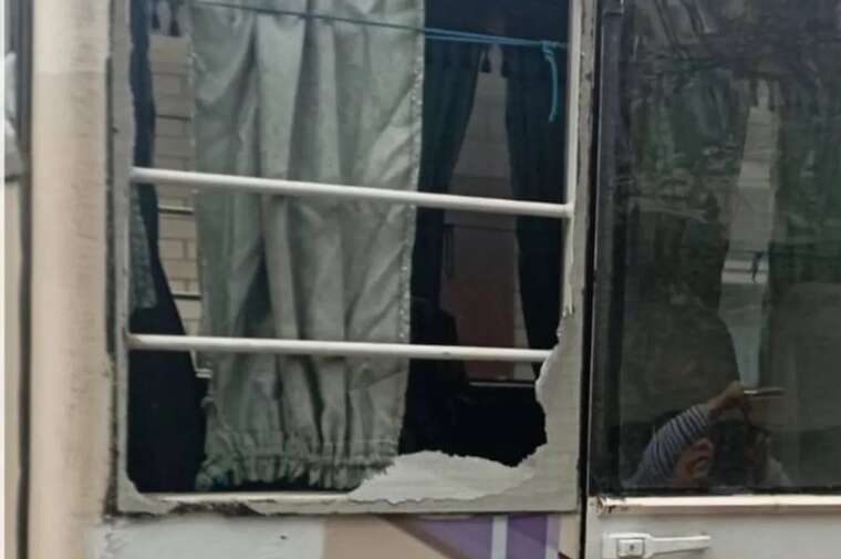 В Сумской области оккупанты сбросили взрывчатку на рейсовый автобус: ранены пассажиры