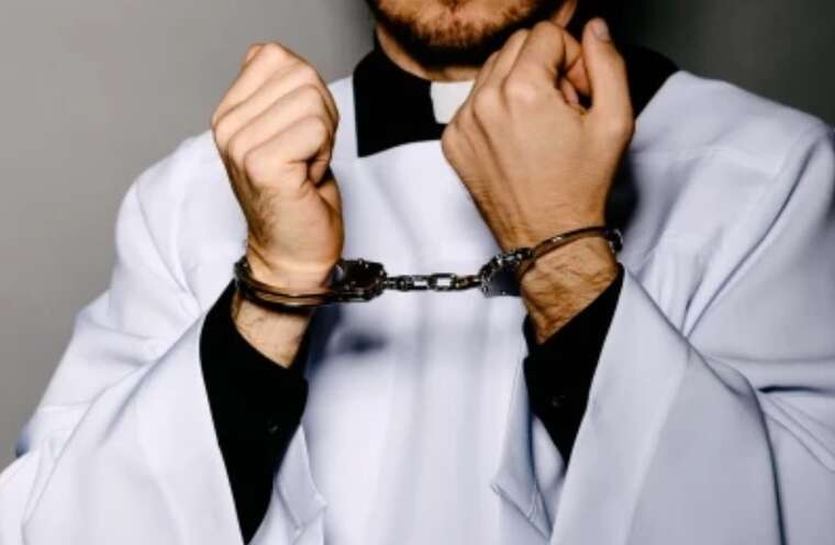 У Польщі затримали трьох священнослужителів за підозрою в педофілії та вчиненні економічних злочинів