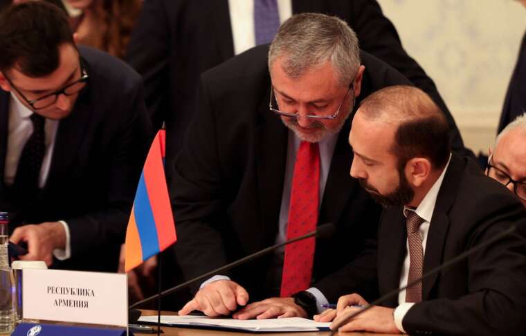 Вірменія не стала підписувати заяви СНД на саміті в Росії