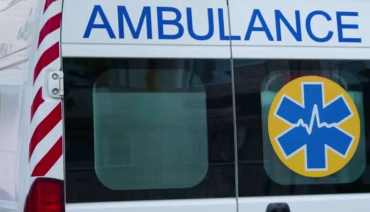 На Херсонщині росіяни вночі здійснили атаку на медико-соціальний заклад: поранено двох медсестер