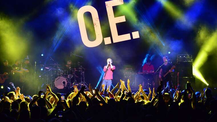 Люди в Києві почали масово продавати квитки на концерт "ОЕ" після рейдів ТЦК