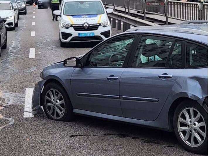 У Києві на Берестейському проспекті сталась ДТП