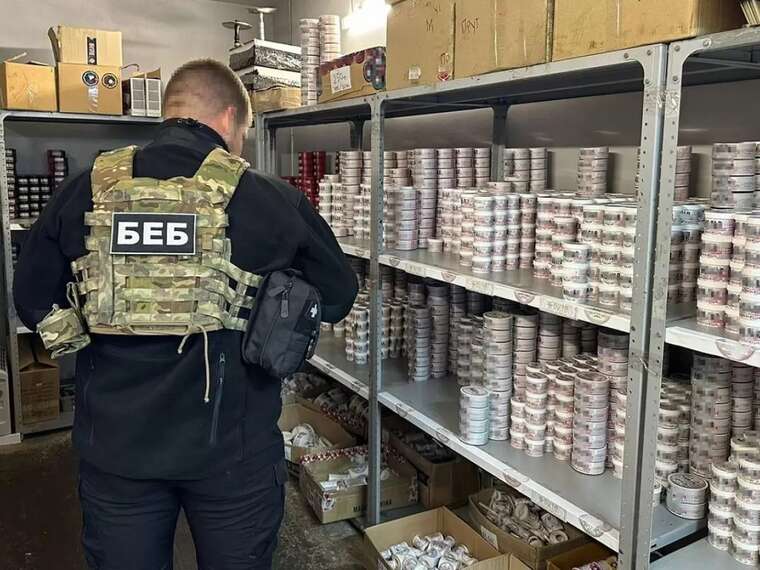 Люксовые авто, дорогие дома и ценные подарки: что декларируют чиновники БЭБ