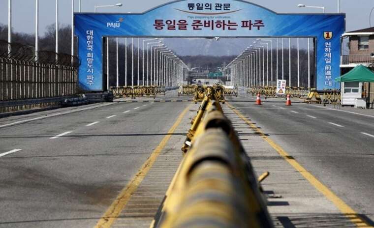КНДР планує підірвати дороги, які ведуть до Південної Кореї