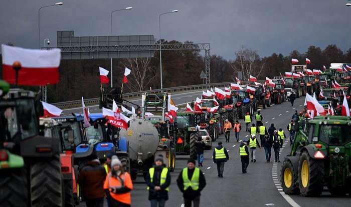 Польские фермеры угрожают перекрыть границу с Украиной из-за страха конкуренции