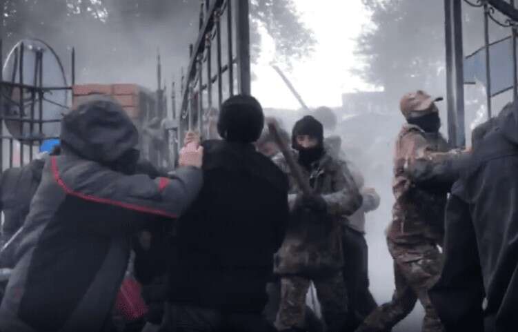 Біля черкаського Свято-Михайлівського собору в сутичках постраждало 26 осіб