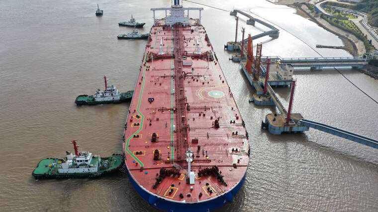 FT: У США Конгрес вимагає посилити санкції проти нафтової галузі РФ