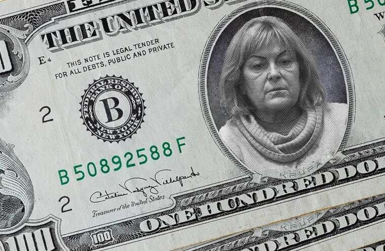 Корупція в МСЕК: Як проста сім’я держслужбовців раптом стала доларовими мільйонерами