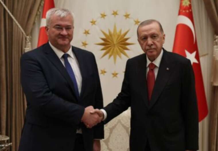 Сибіга та Ердоган провели закриту зустріч