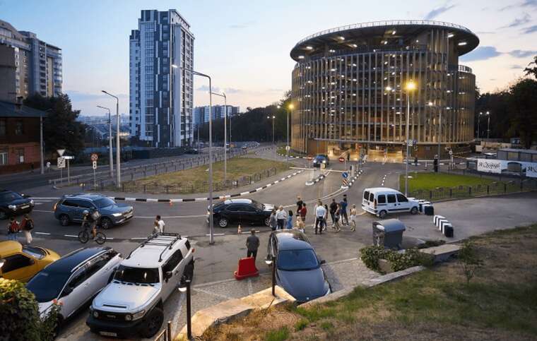 In Kharkiv, the streets and shopping malls have emptied: videos are being published online