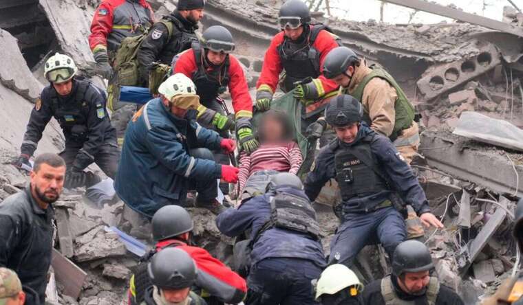 Удар по Запоріжжю: момент вибуху потрапив на бодікамеру поліції