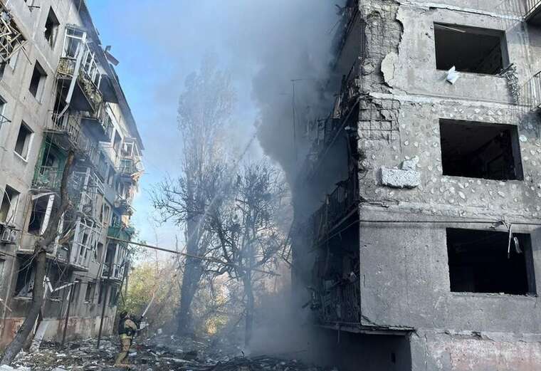 Окупанти завдали удару КАБом по Мирнограду: 1 людина загинула, 1 поранена