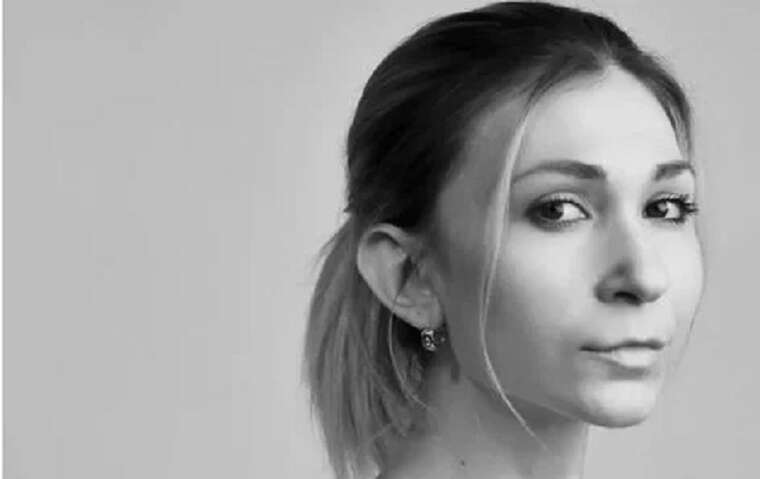 Євродепутати вимагають розслідування загибелі журналістки Рощиної у російському полоні