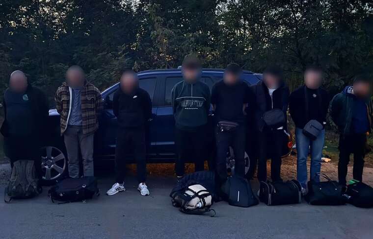 На Вінниччині затримали групу чоловіків, які планували нелегально перетнути кордон