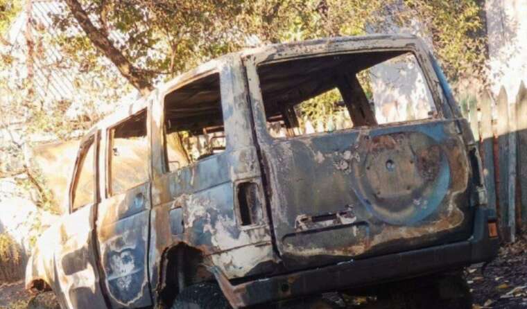 На окупованій Донеччині партизани підпалили військовий автомобіль росіян з важливими документами