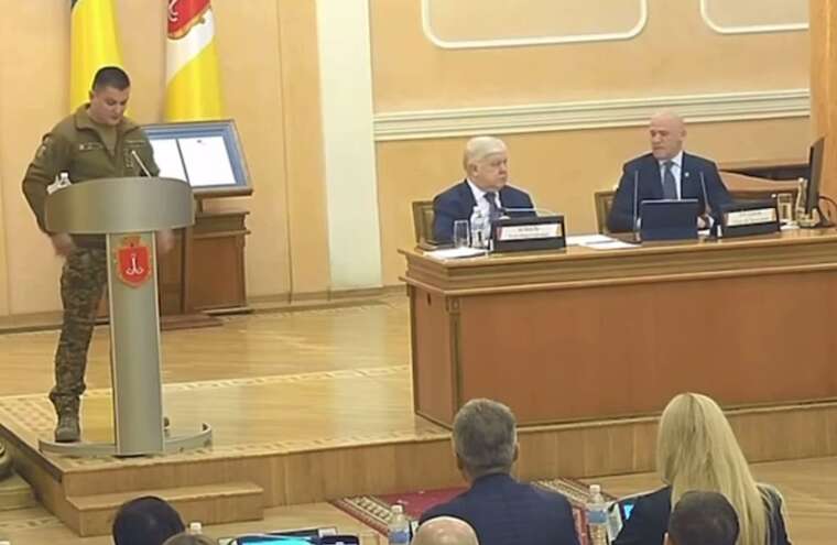 Мэра Одессы Геннадия Труханова наградили медалью "За верность украинскому народу"