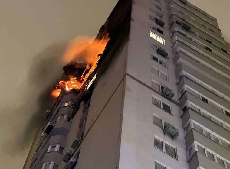 Рятувальники показали наслідки атаки дрона на Київ