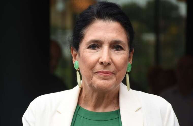 Президентка Грузії впевнена у перемозі опозиції