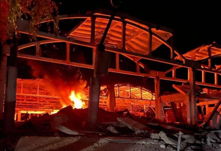 After the missile strike in the Chuhuiv area, tons of grain burned
