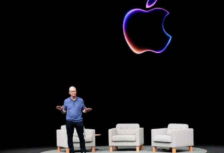  Apple    Apple Intelligence