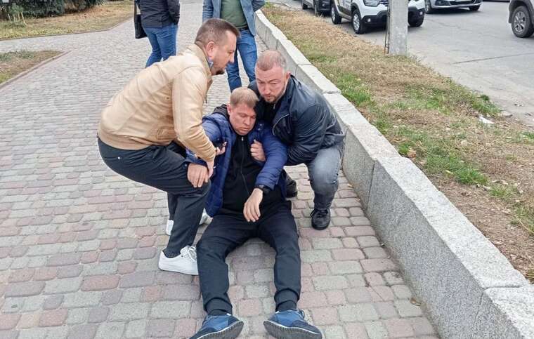 В Полтаве во время следственных действий БЭБ потерял сознание депутат Евгений Дикань