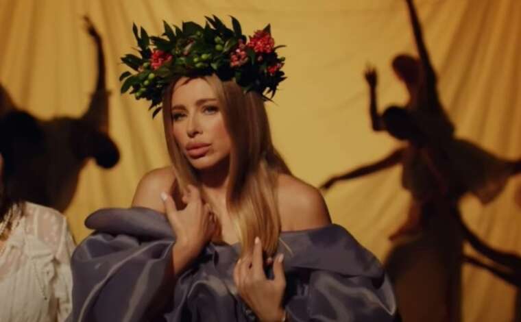 Ані Лорак випадково перейшла на українську мову та істерично посміялася з цього