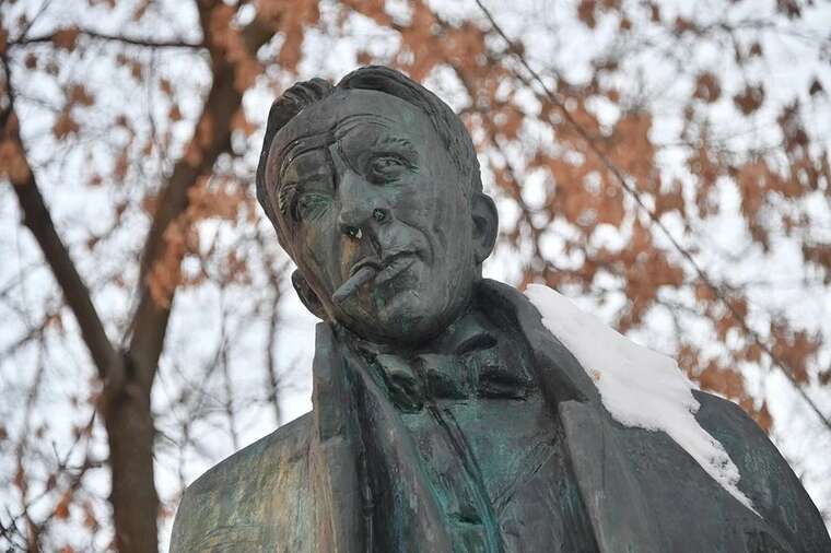 В Киеве хотят демонтировать памятники Булгакову, Ахматовой и Глинке