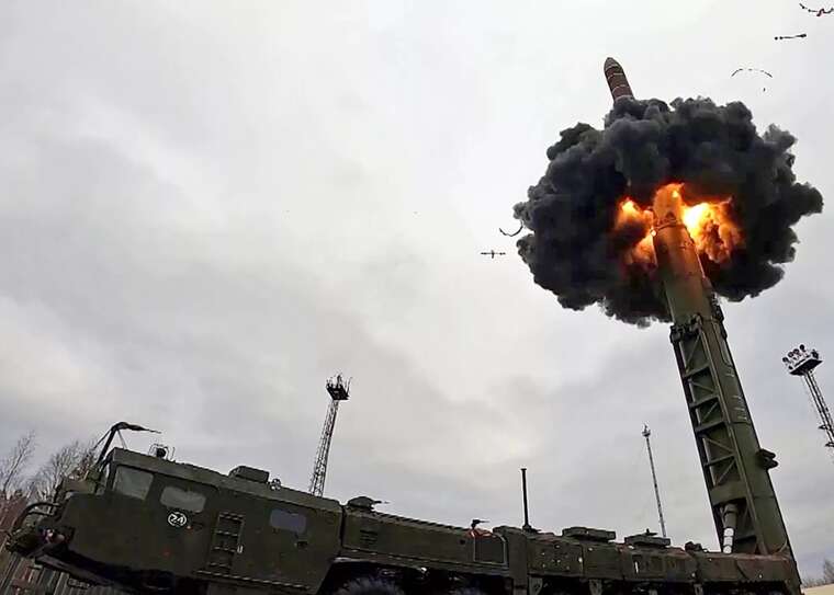 РФ провела учения по имитации "ядерного удара": в сети появились видео