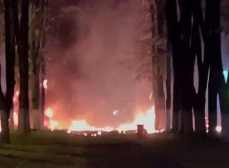 У РФ скаржаться на атаку дронів: з’явилося відео пожежі на Курщині